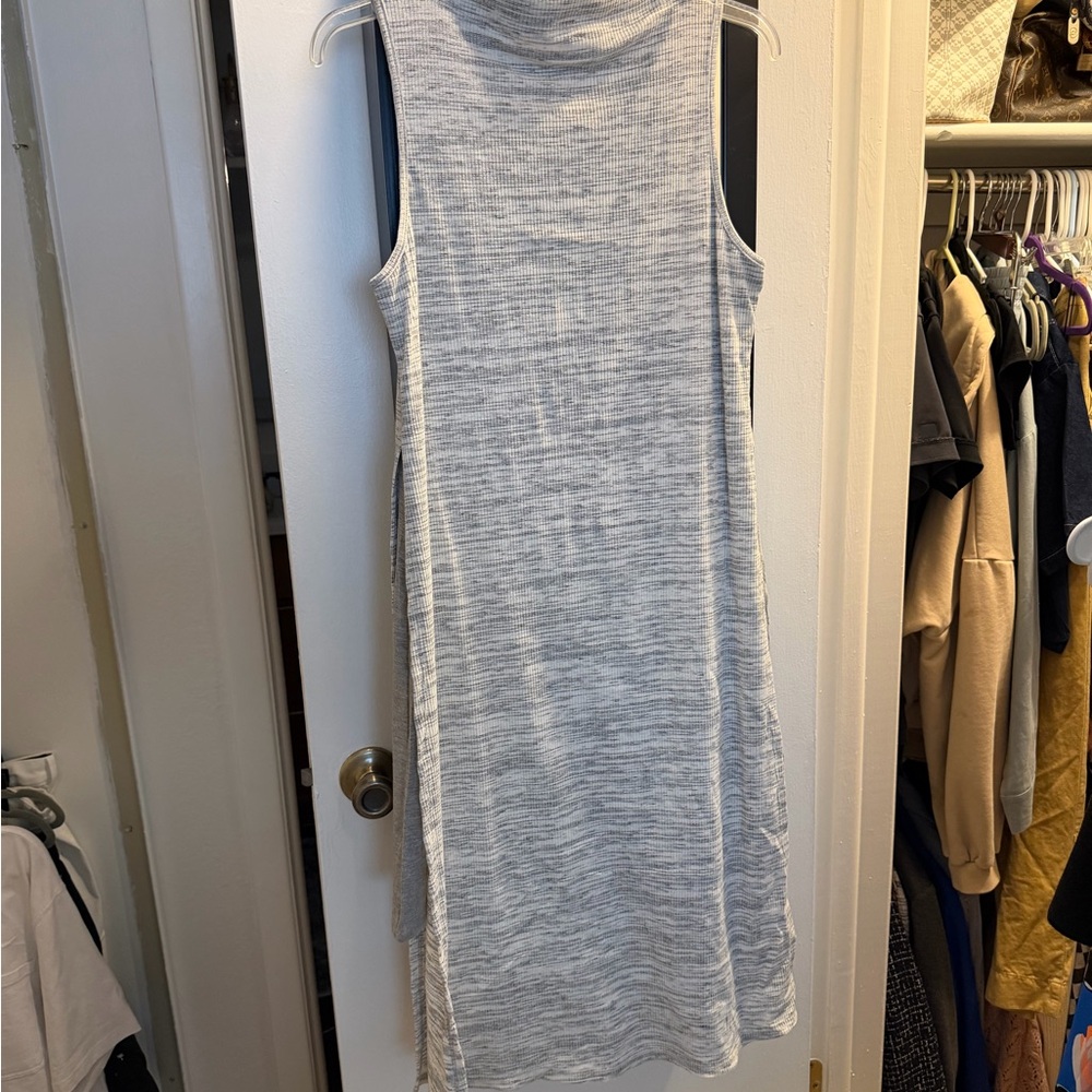 Francesca’s Sleeveless Heather Grey Midi Dress